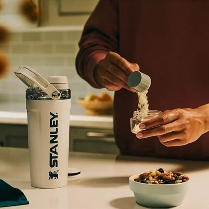 شیکر استنلی 590 میلی لیتر مخزن دار مدل ACTIVATE SHAKER BOTTLE - Image 5